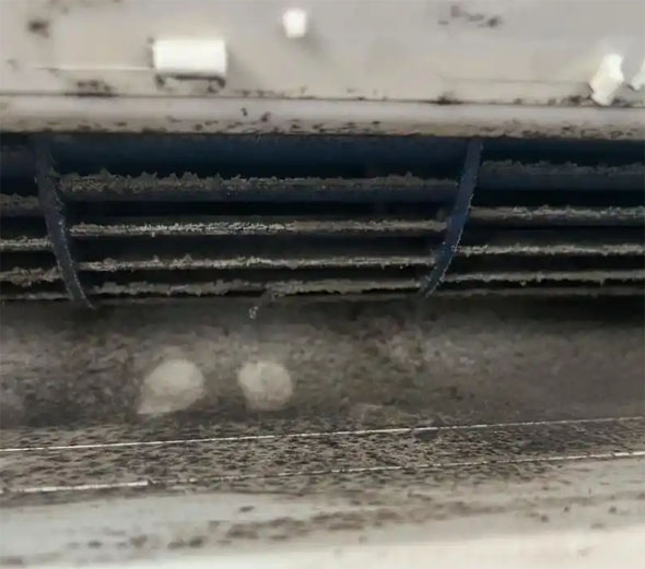 咸宁空调吹的风有股烧焦味是怎么回事